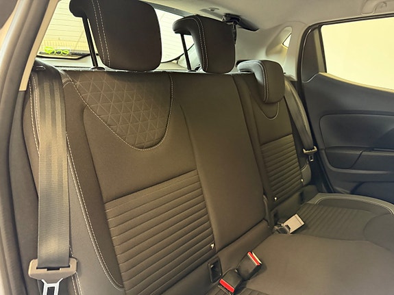 Renault Clio 9 of 13