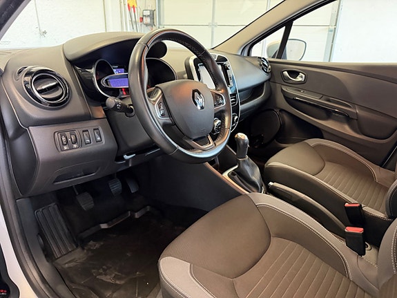 Renault Clio 12 of 13