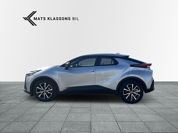 Toyota C-HR 3 of 10