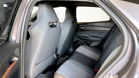 Cupra Raval 12 of 13