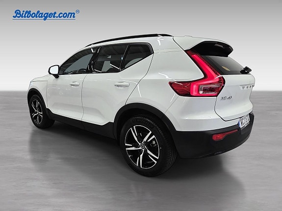Volvo XC40 3 of 15