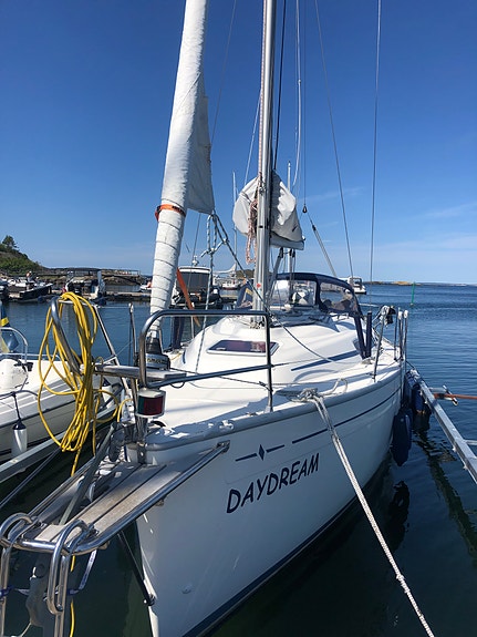 Bavaria 30 Cruiser 2005 Välutrustad och nybesiktigad Höstpris 440 000 SEK 3 of 5