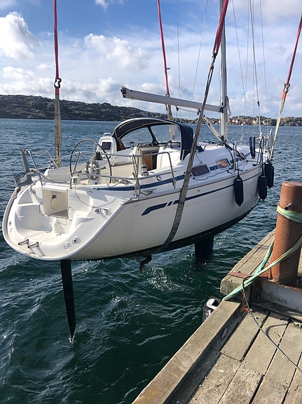 Bavaria 30 Cruiser 2005 Välutrustad och nybesiktigad Höstpris 440 000 SEK 2 of 5