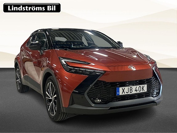 Toyota C-HR 3 of 5
