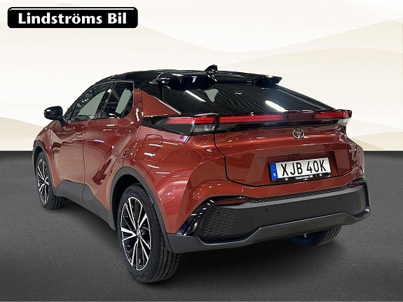 Toyota C-HR 4 of 5