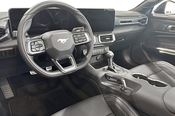 Ford Mustang 8 of 14