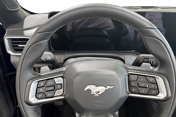 Ford Mustang 10 of 14