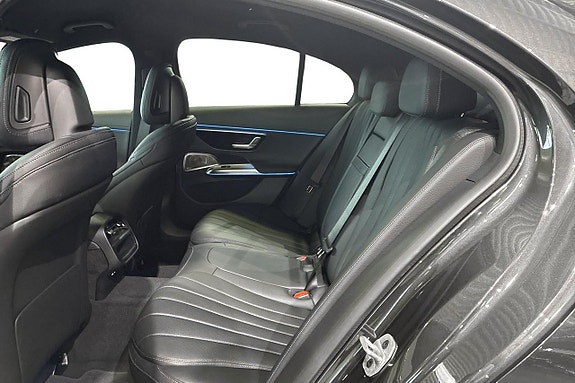 Mercedes-Benz E300 10 of 18