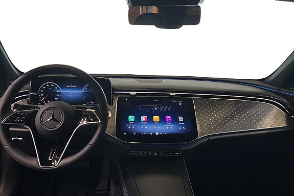 Mercedes-Benz E300 8 of 18