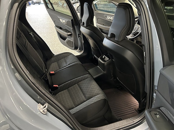 Volvo V60 18 of 26