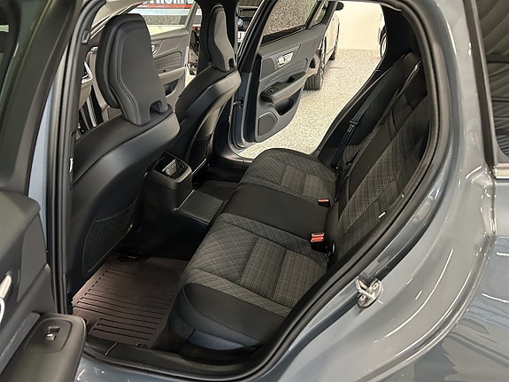 Volvo V60 14 of 26