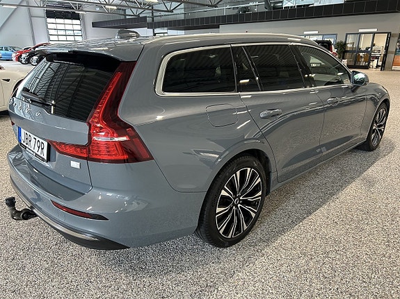 Volvo V60 4 of 5