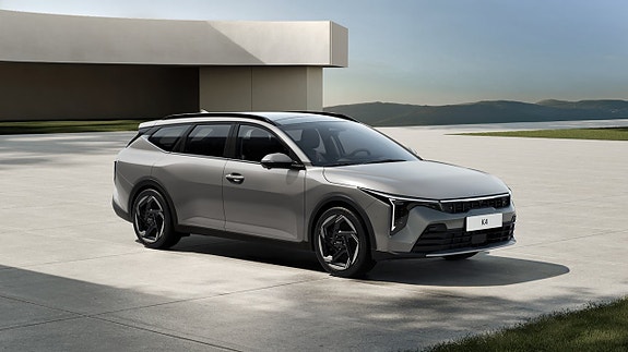 Kia K4 2 of 5