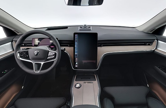 Volvo EX90 7 of 19