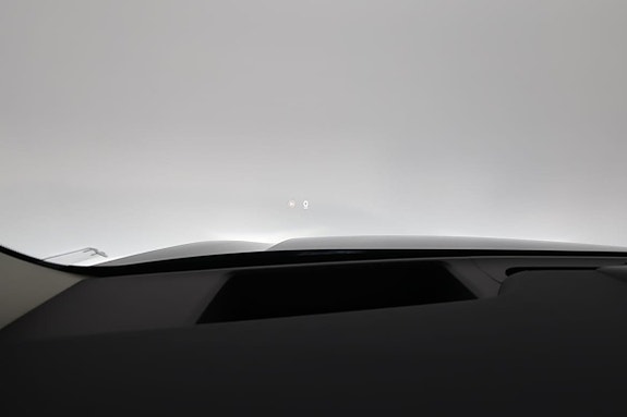 Volvo EX90 11 of 19