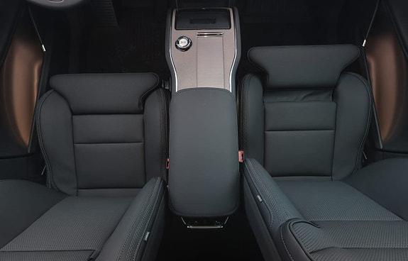 Volvo EX90 12 of 19