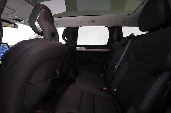 Volvo EX90 13 of 19