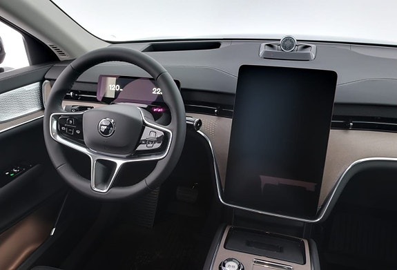 Volvo EX90 8 of 19