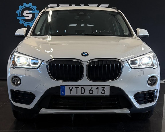 BMW X1 4 of 5