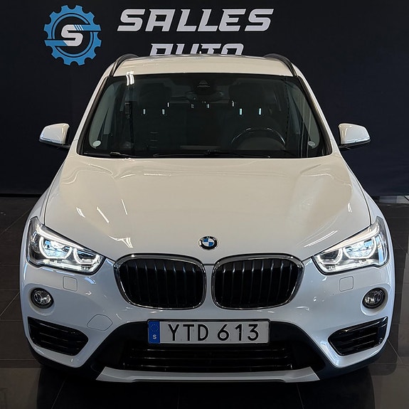 BMW X1 3 of 5