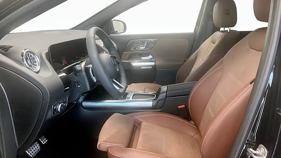 Mercedes-Benz GLA250 e 4 of 5