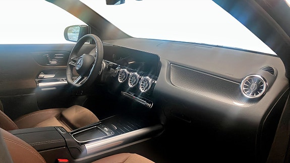Mercedes-Benz GLA250 e 10 of 10