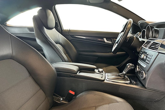 Mercedes-Benz C180 16 of 21