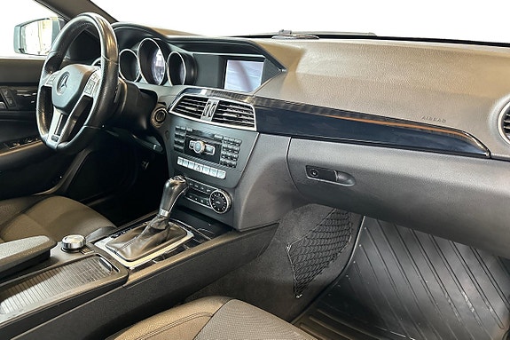 Mercedes-Benz C180 15 of 21