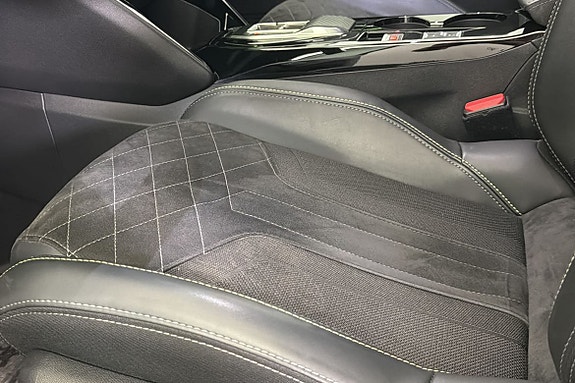 Peugeot 208 15 of 17