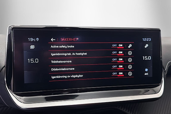 Peugeot 208 10 of 17