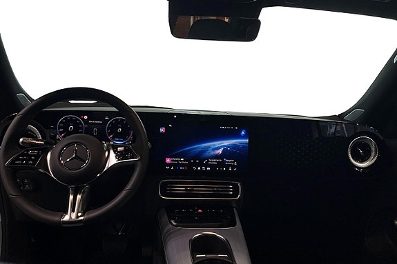 Mercedes-Benz GLB200 8 of 13