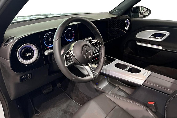 Mercedes-Benz GLB200 6 of 13