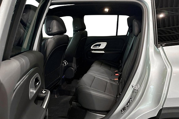 Mercedes-Benz GLB200 10 of 13