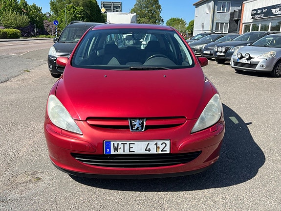 Peugeot 307 2 of 5