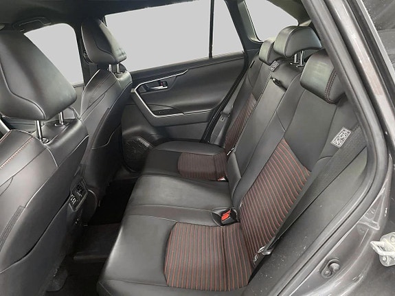 Toyota RAV4 11 of 19