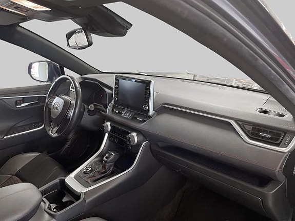 Toyota RAV4 10 of 19
