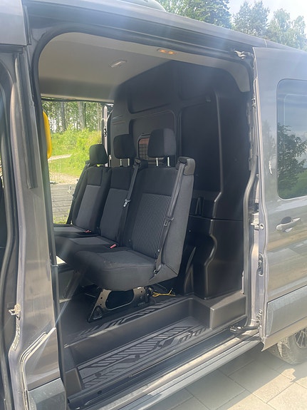 Ford Transit 3 of 5