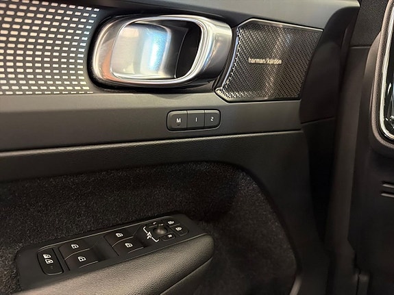Volvo XC40 15 of 18