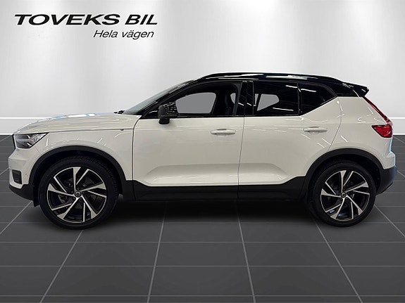 Volvo XC40 6 of 18