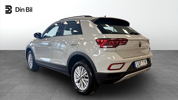 Volkswagen T-Roc 3 of 12