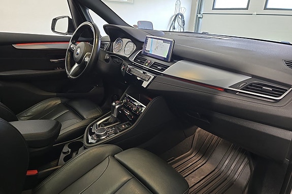 BMW 225xe 6 of 13