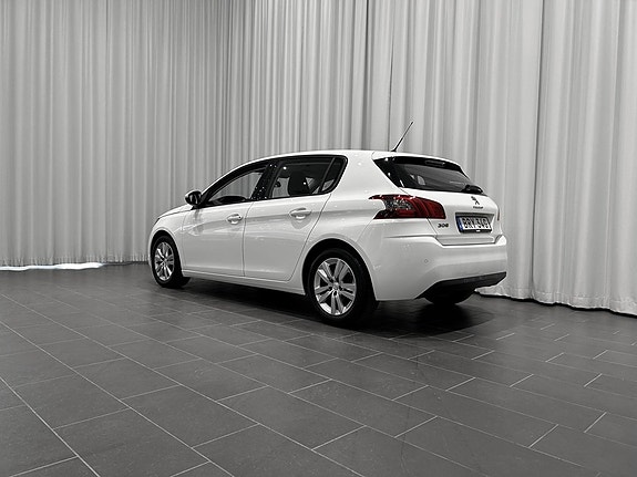 Peugeot 308 3 of 5