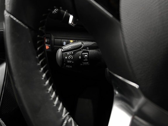 Peugeot 308 10 of 13