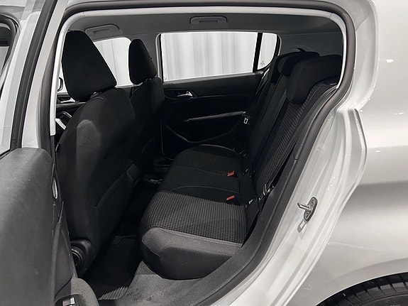 Peugeot 308 7 of 13