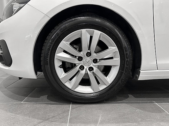 Peugeot 308 5 of 5