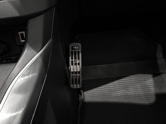 Peugeot 308 13 of 13