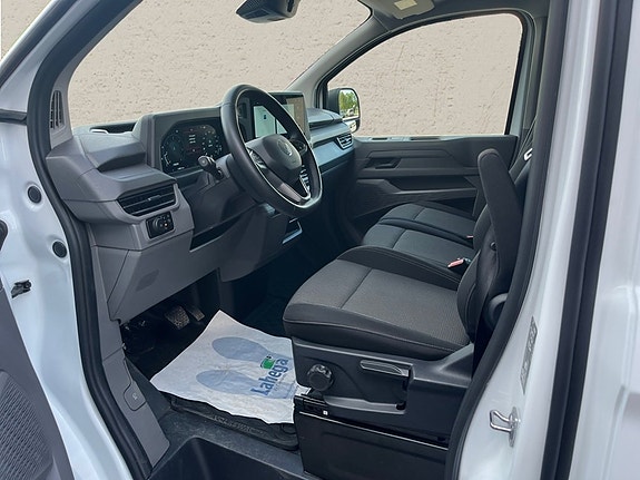 Volkswagen Transporter 3 of 5