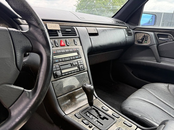 Mercedes-Benz E50 5 of 5