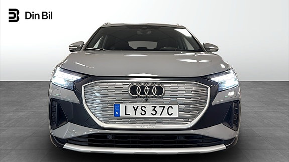 Audi Q4 e-tron 4 of 5