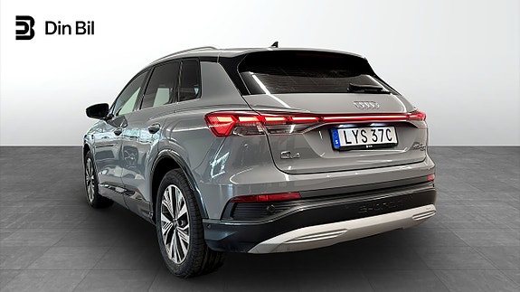 Audi Q4 e-tron 3 of 5